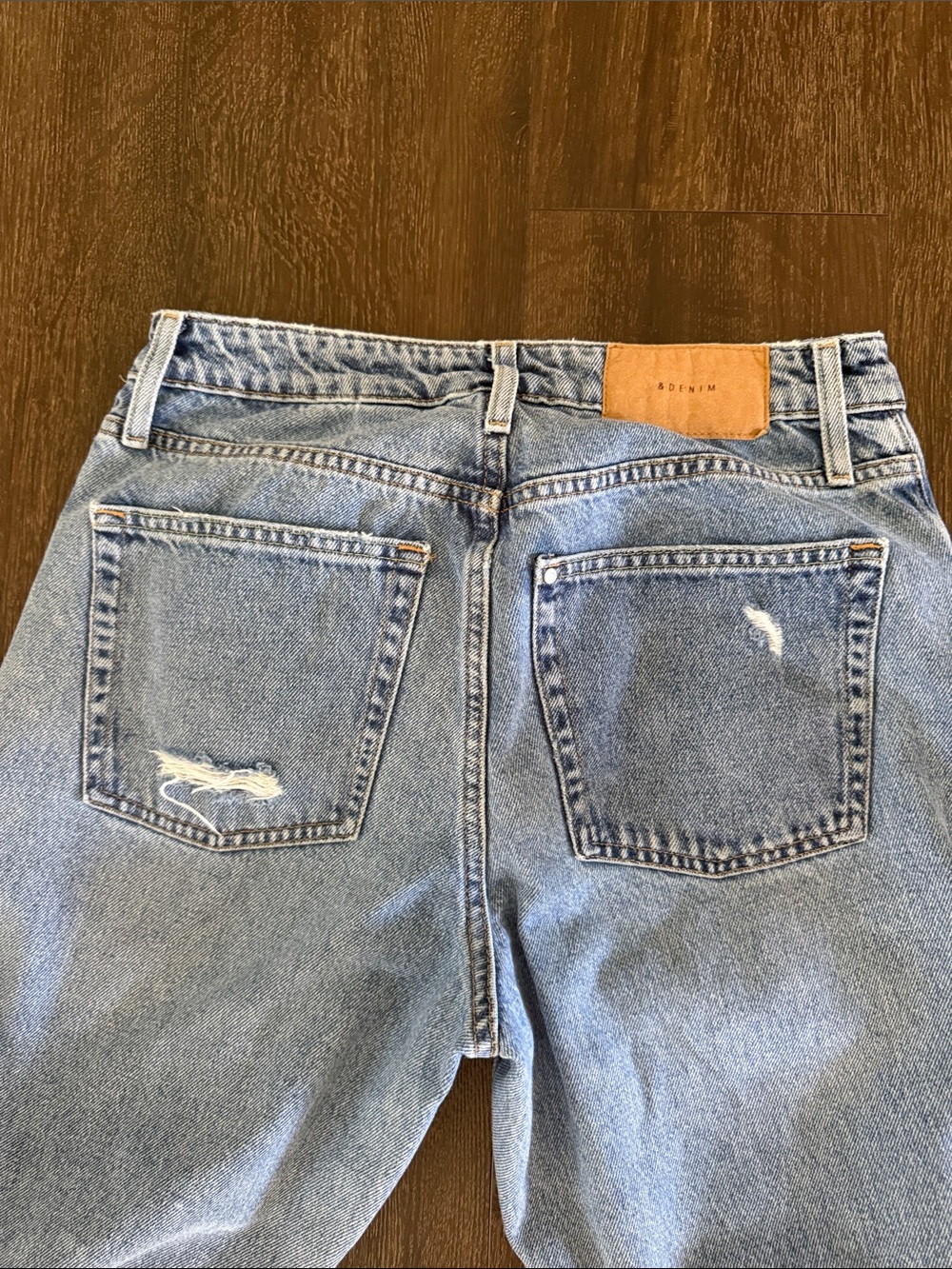 H&M Light Wash Boyfriend Jeans - Picture 3 of 3